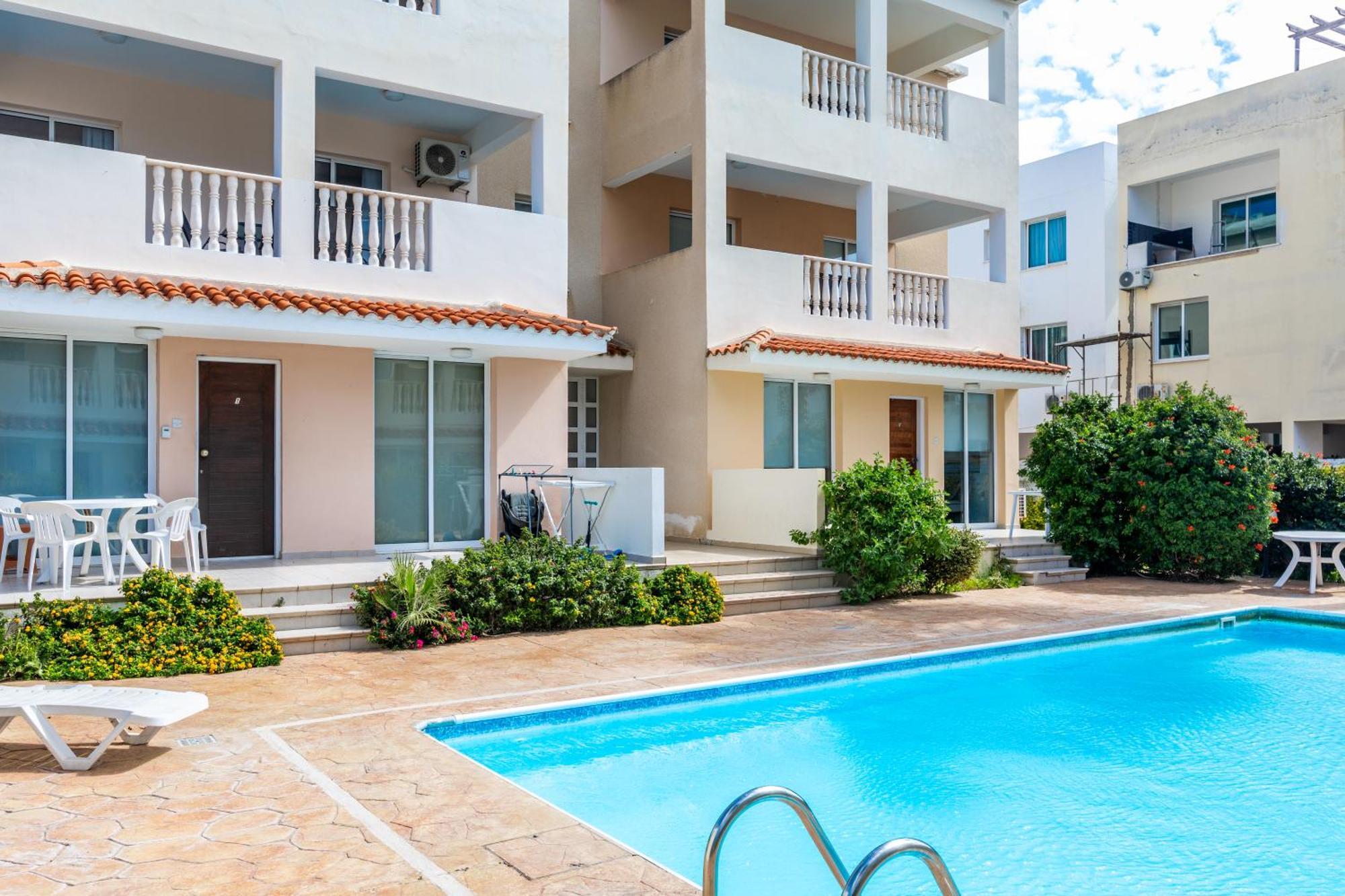 Beautiful One Bed Apartment In Paphos Esterno foto