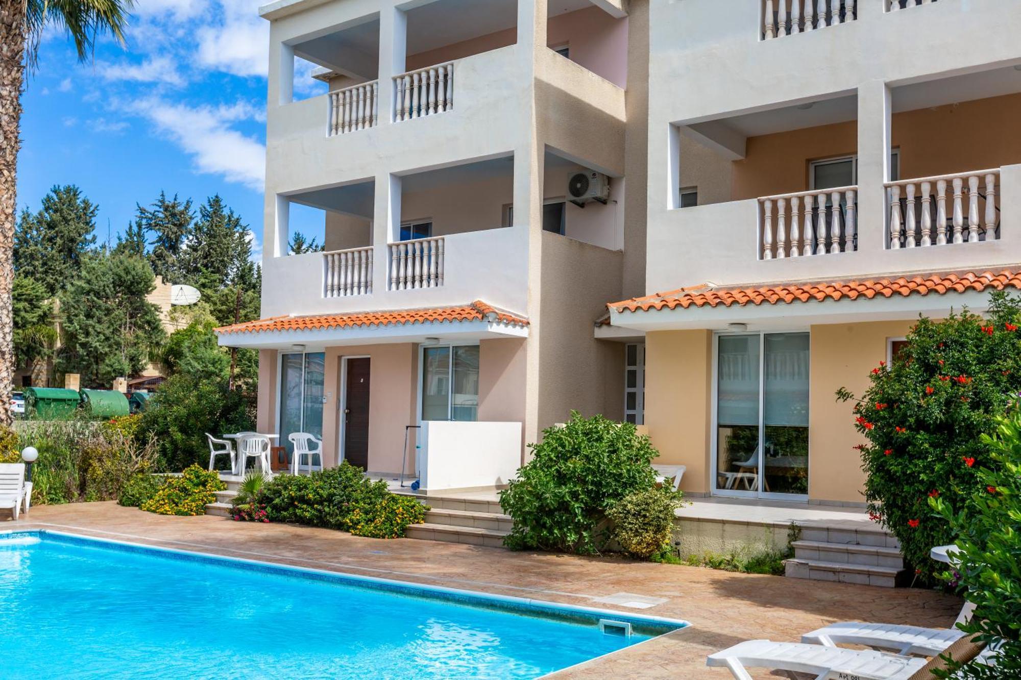 Beautiful One Bed Apartment In Paphos Esterno foto