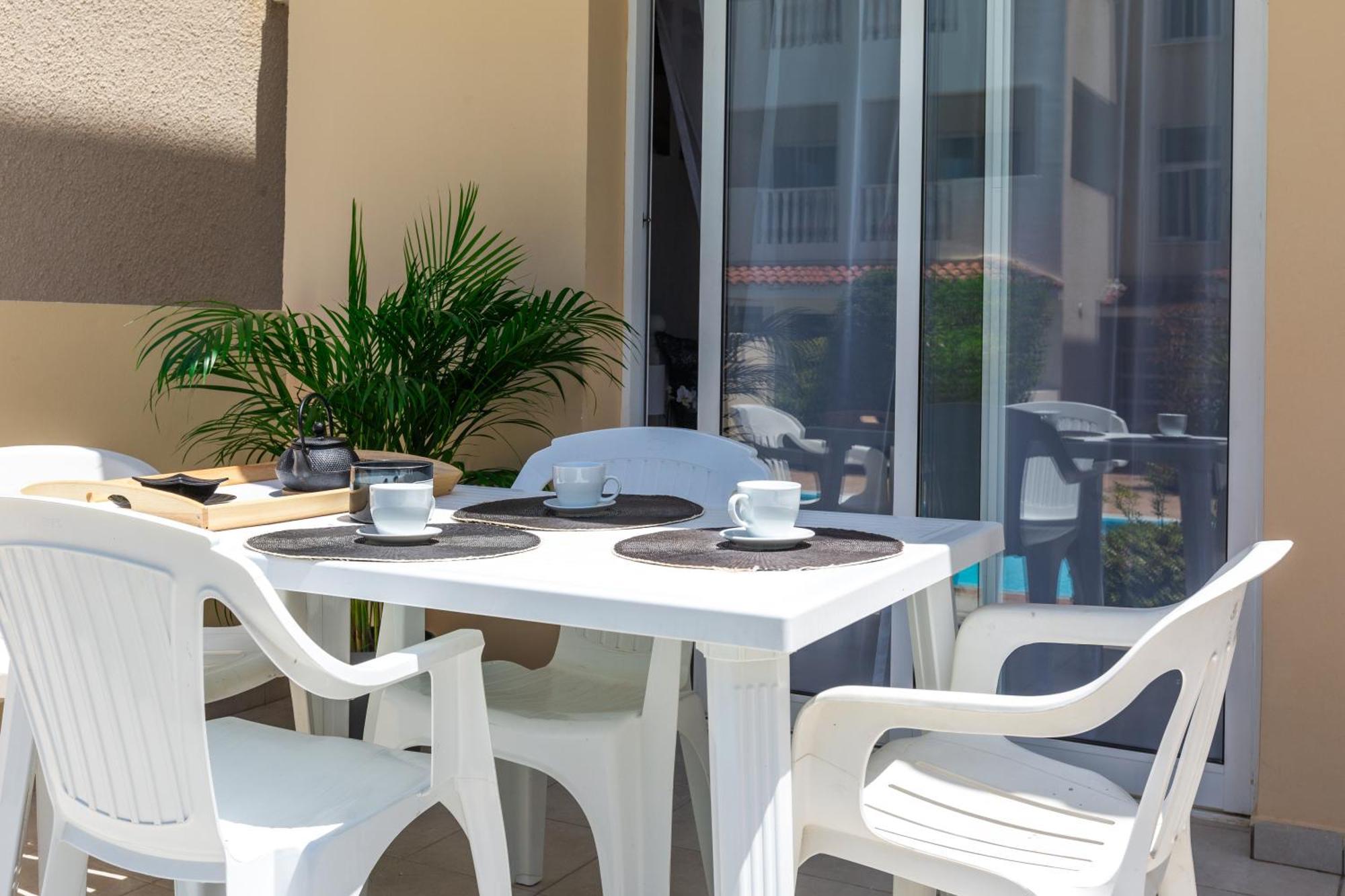 Beautiful One Bed Apartment In Paphos Esterno foto