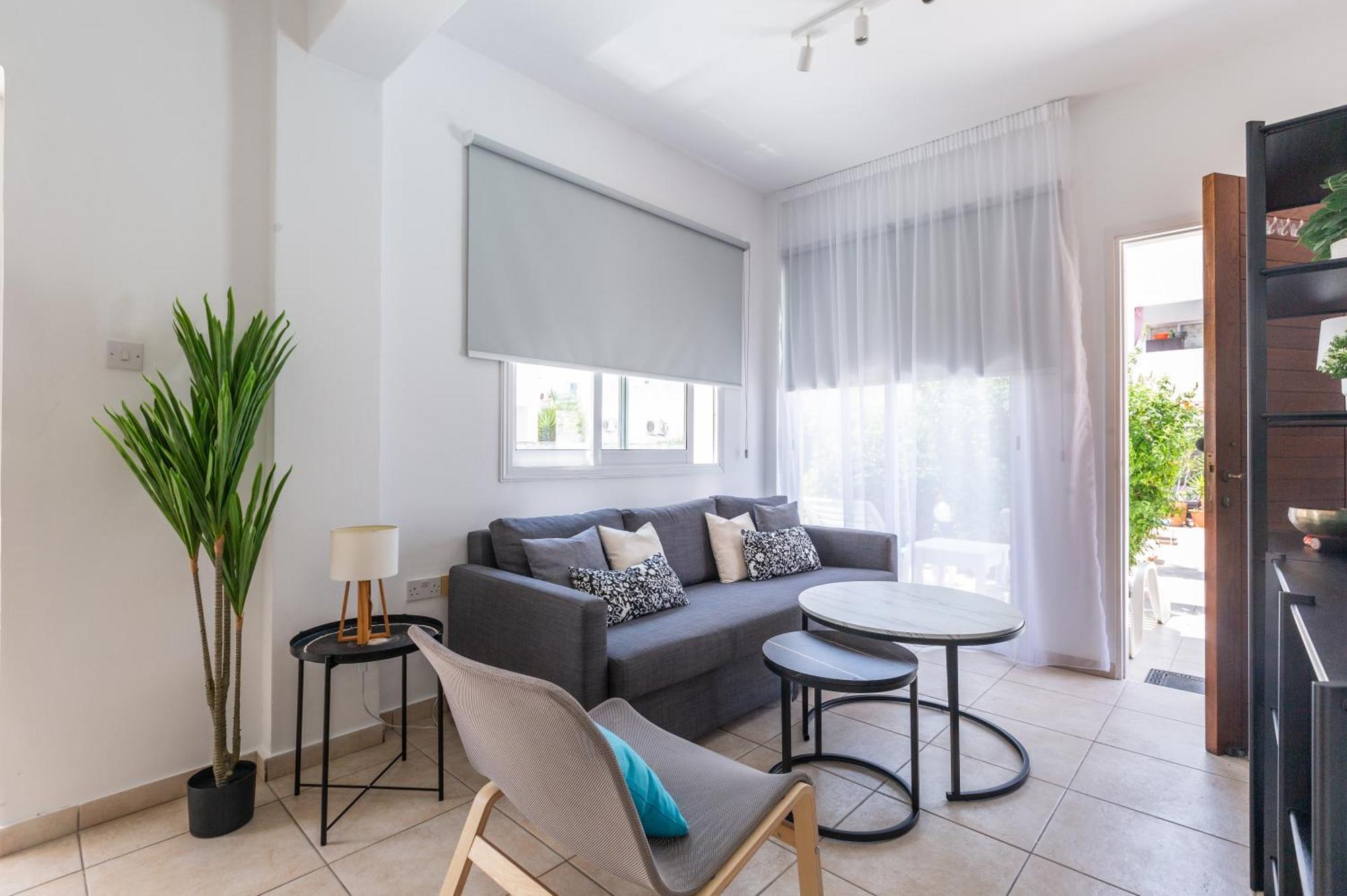 Beautiful One Bed Apartment In Paphos Esterno foto