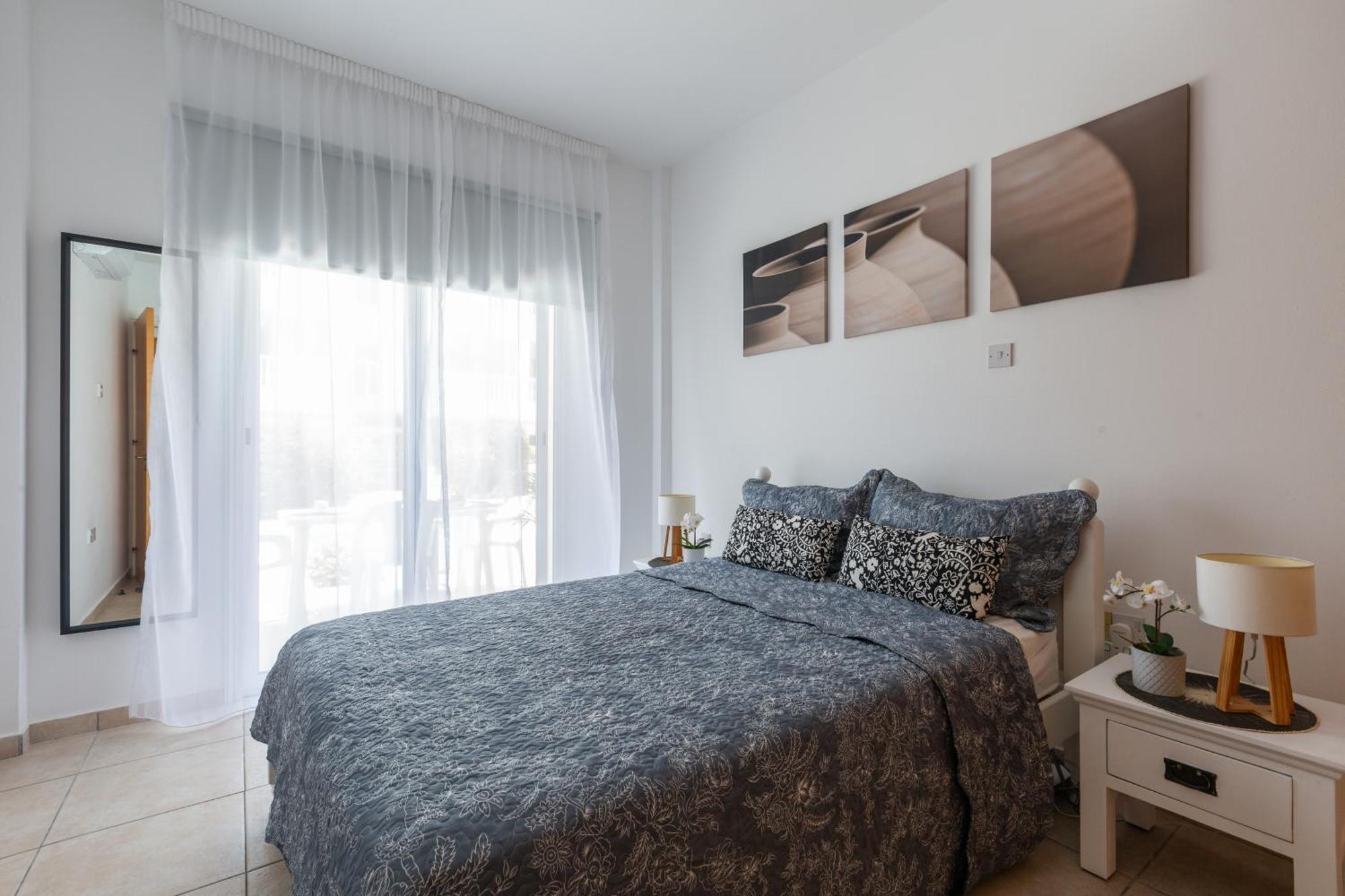 Beautiful One Bed Apartment In Paphos Esterno foto
