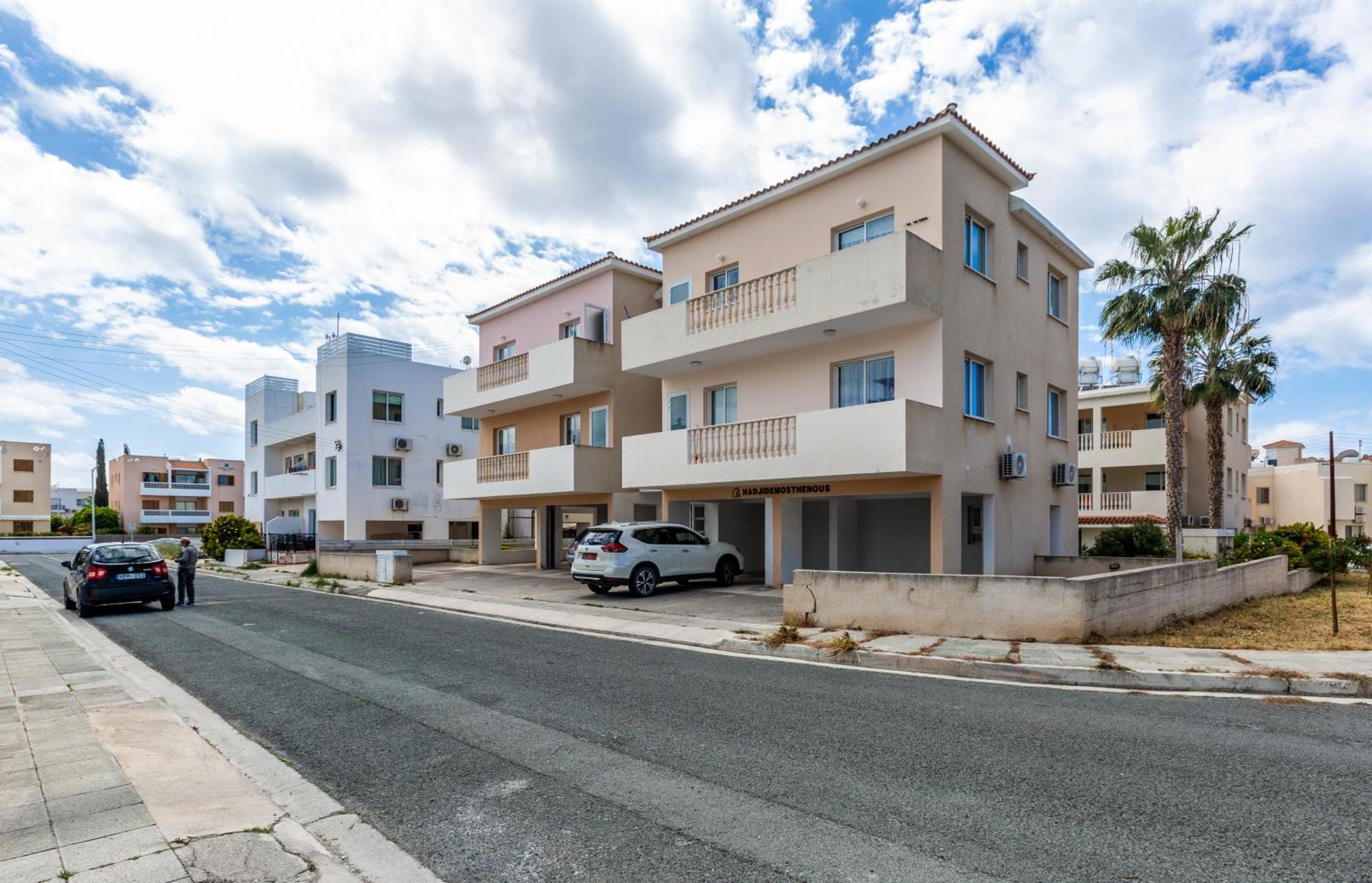 Beautiful One Bed Apartment In Paphos Esterno foto