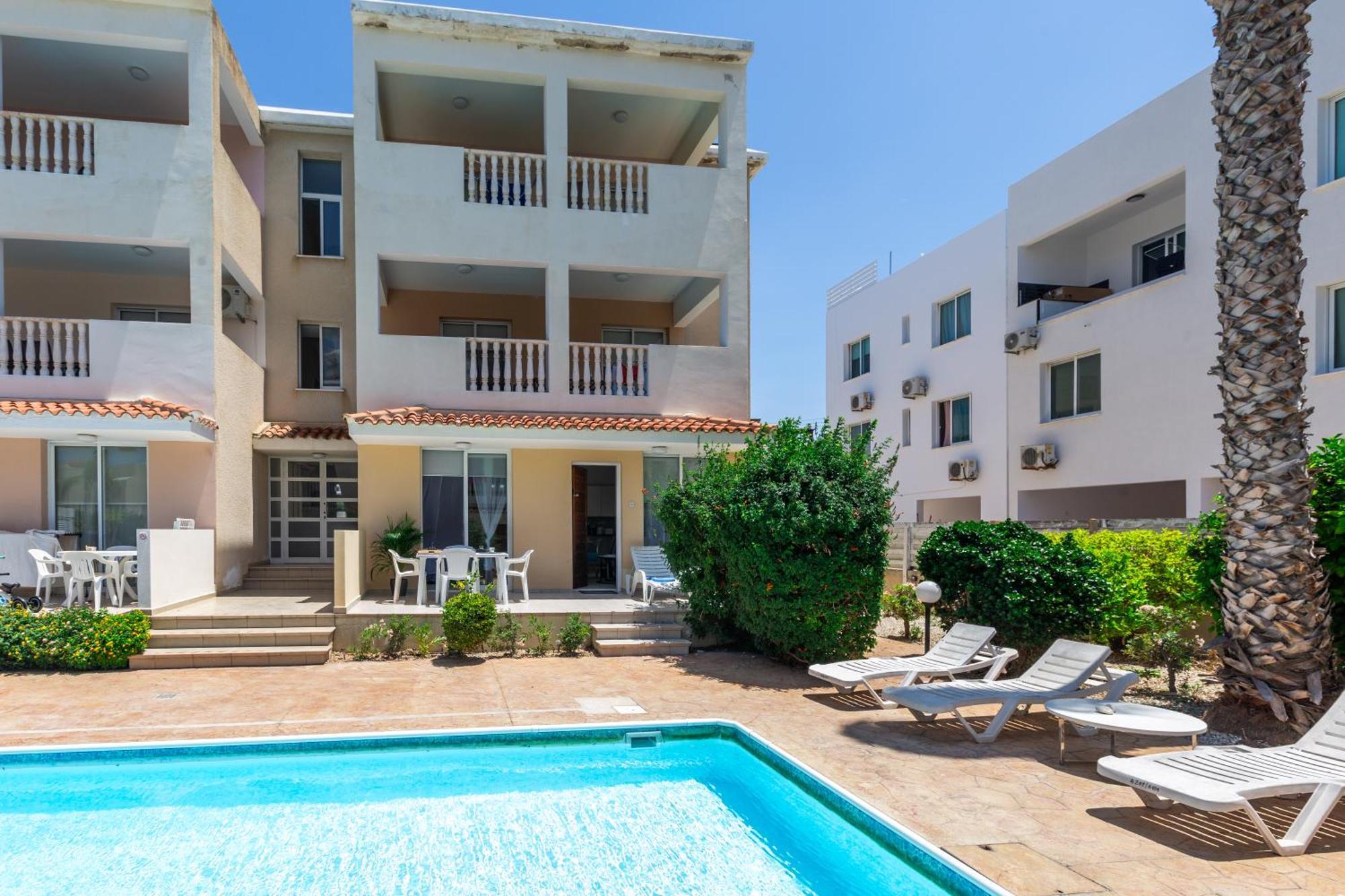 Beautiful One Bed Apartment In Paphos Esterno foto