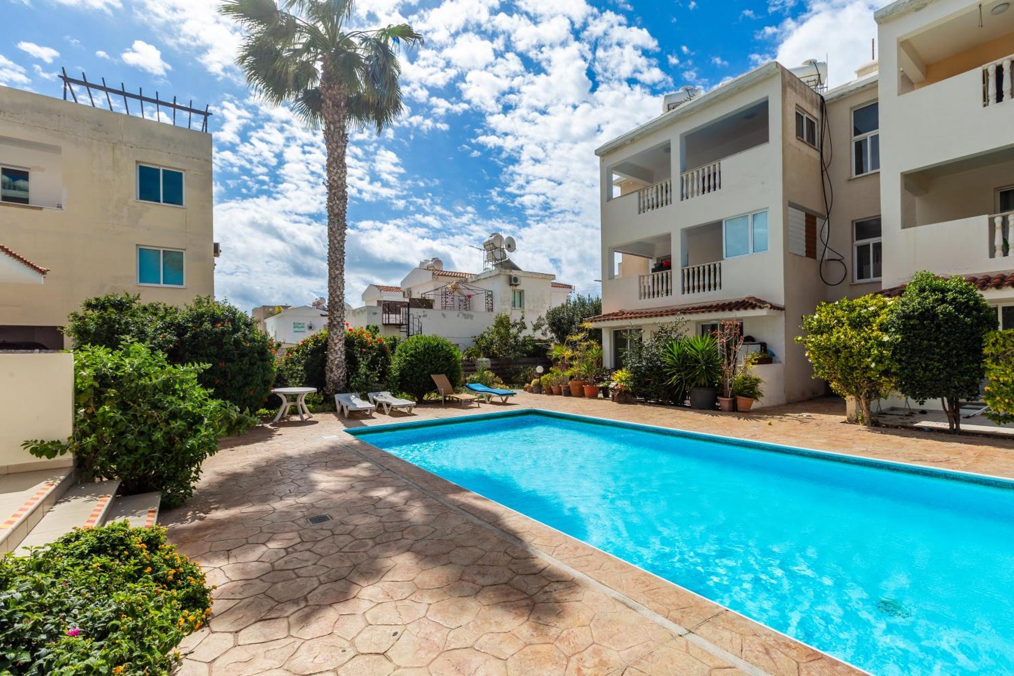 Beautiful One Bed Apartment In Paphos Esterno foto